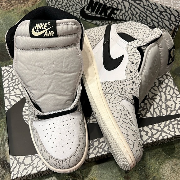Jordan Other - Nike Air Jordan 1 Retro High OG